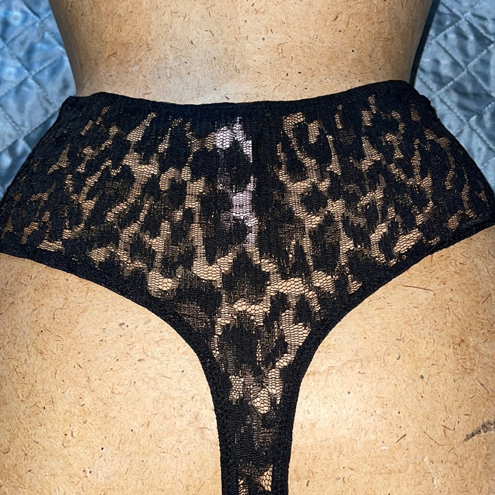 Victoria’s Secret very sexy high waist thong NWT - Picture 4 of 7